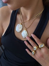 Load image into Gallery viewer, Pink Diamond Abalone Shell Necklace
