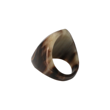 Load image into Gallery viewer, Cream &amp; Dark Brown Horn Ring
