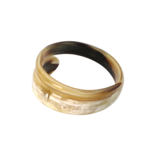 Load image into Gallery viewer, Cream &amp; Dark Brown Twist Horn Bangle

