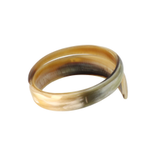Load image into Gallery viewer, Cream &amp; Dark Brown Twist Horn Bangle
