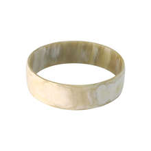 Load image into Gallery viewer, White &amp; Cream Horn Bangle
