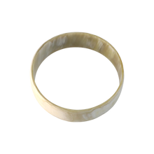 Load image into Gallery viewer, White &amp; Cream Horn Bangle
