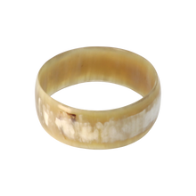 Load image into Gallery viewer, Tan &amp; Cream Horn Bangle
