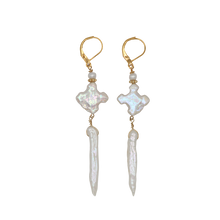 Load image into Gallery viewer, Freshwater Pearl Earrings
