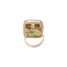 Load image into Gallery viewer, Lemon Chrysoprase Ring
