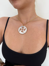 Load image into Gallery viewer, Mother Of Pearl Necklace

