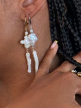 Load image into Gallery viewer, Freshwater Pearl Earrings

