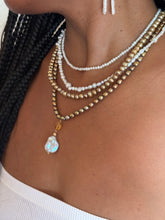 Load image into Gallery viewer, Freshwater Pearl Necklace
