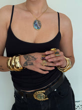 Load image into Gallery viewer, Oval Abalone Shell Necklace
