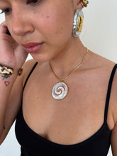 Load image into Gallery viewer, Swirl Mother Of Pearl Necklace
