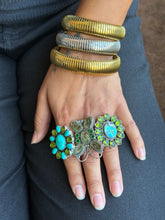 Load image into Gallery viewer, Abalone Shell &amp; Peridot Ring
